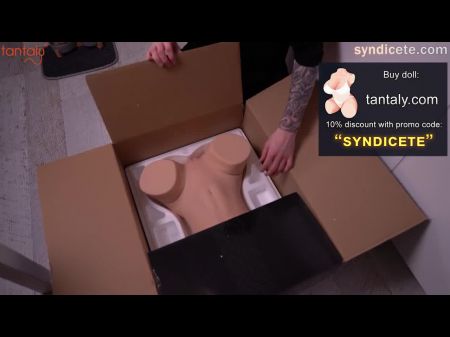 delivery girl blowjob