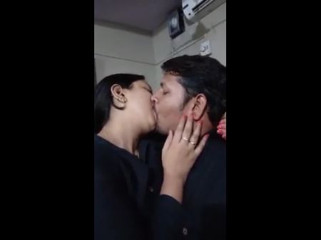 hindi_kiss_kiss