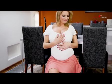 pregnant women breast feeding